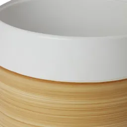 White Ceramic Wood effect Round Plant pot (Dia)16.8cm
