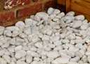 Blooma White Marble Rounded pebble, 22.5kg Bag