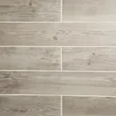 Cotage wood White Matt Wood effect Porcelain Wall & floor Tile, Pack of 4, (L)1200mm (W)200mm