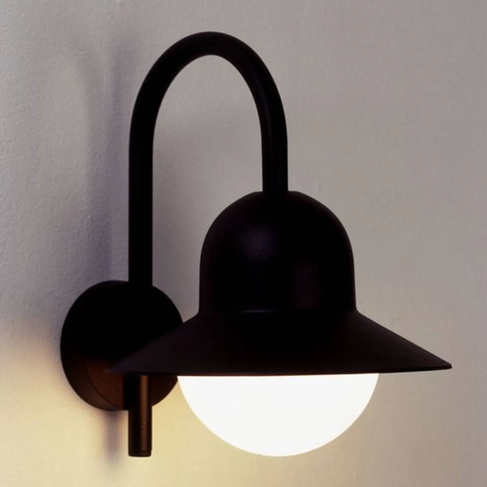 Elegant outdoor wall light 183, black