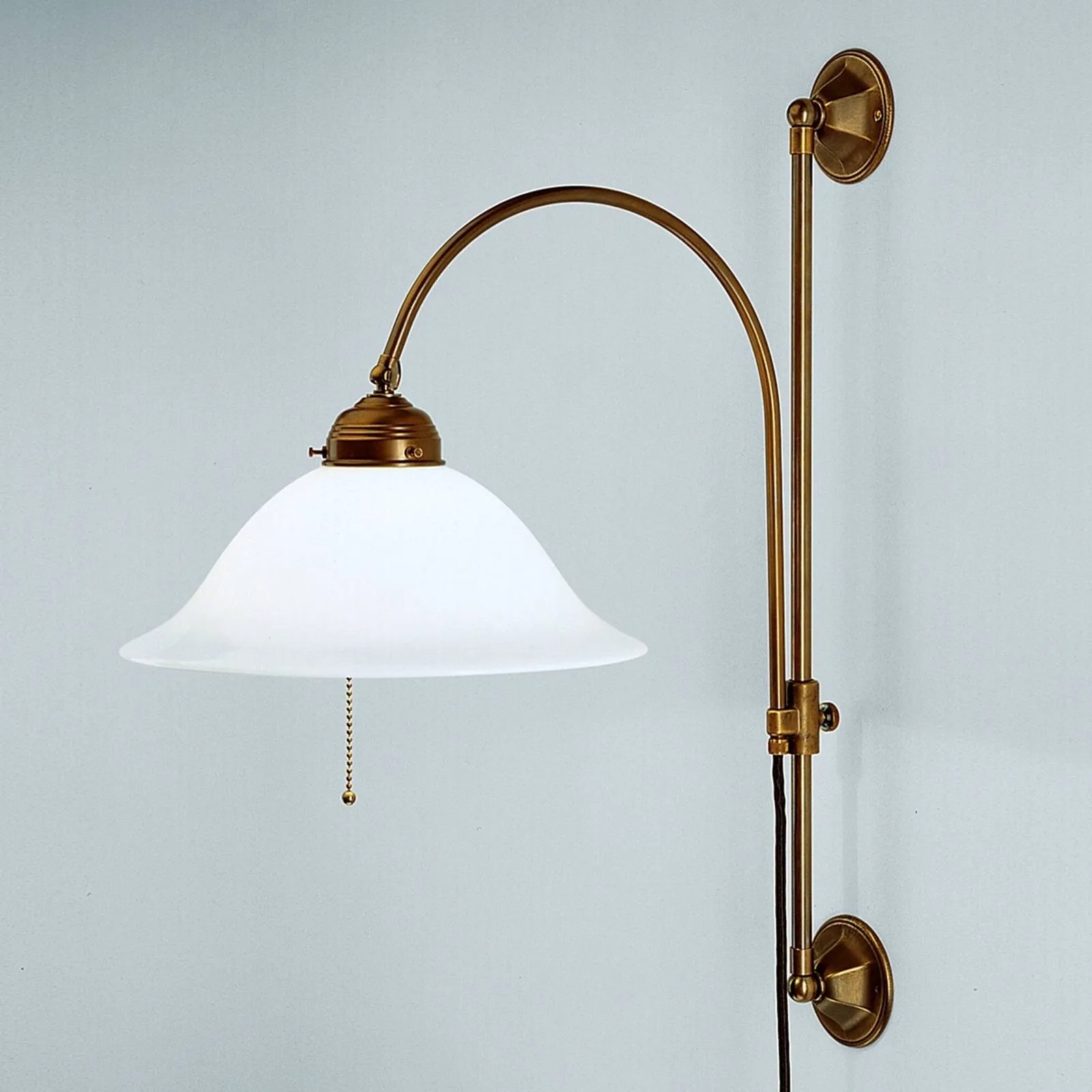 Rhodes - protruding brass wall light