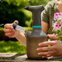 Gardena Easy Pump Battery Water Sprayer (New Model) - 1l