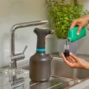 Gardena Easy Pump Battery Water Sprayer (New Model) - 1l