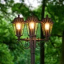 Elegant three-bulb lamp post Lamina