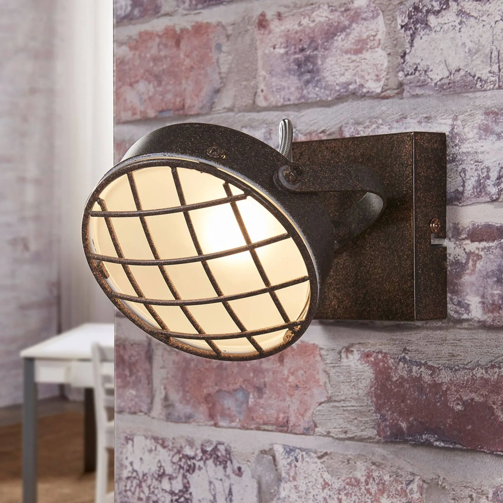 Rust-coloured LED wall light Tamin, industrial