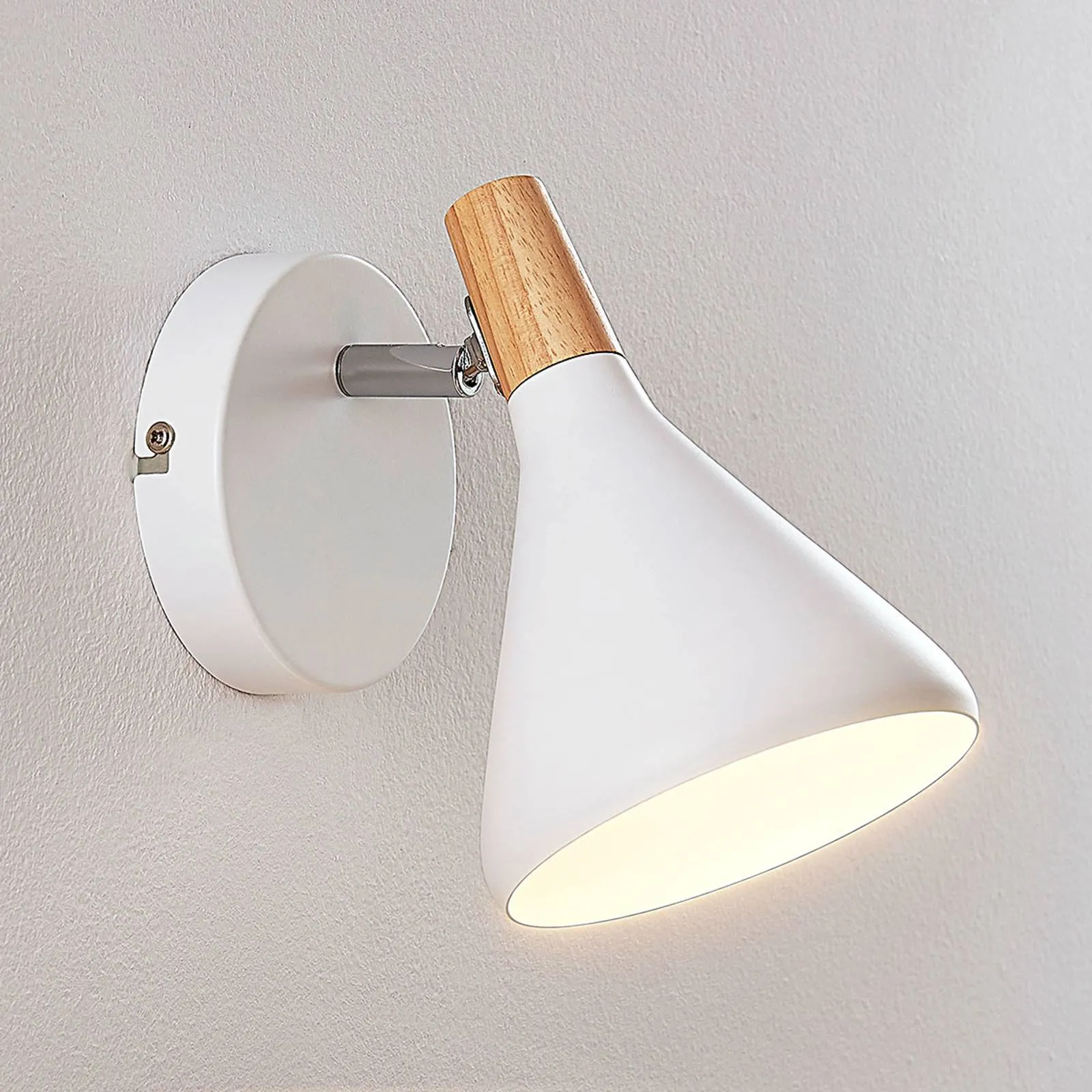 Aesthetic LED wall light Arina in white