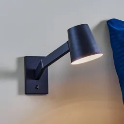 Black Mizuko wall light in the Nordic style