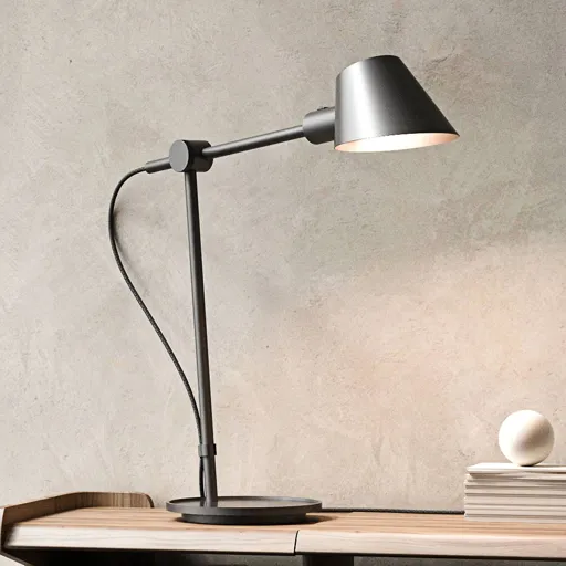 Stay Long table lamp, black