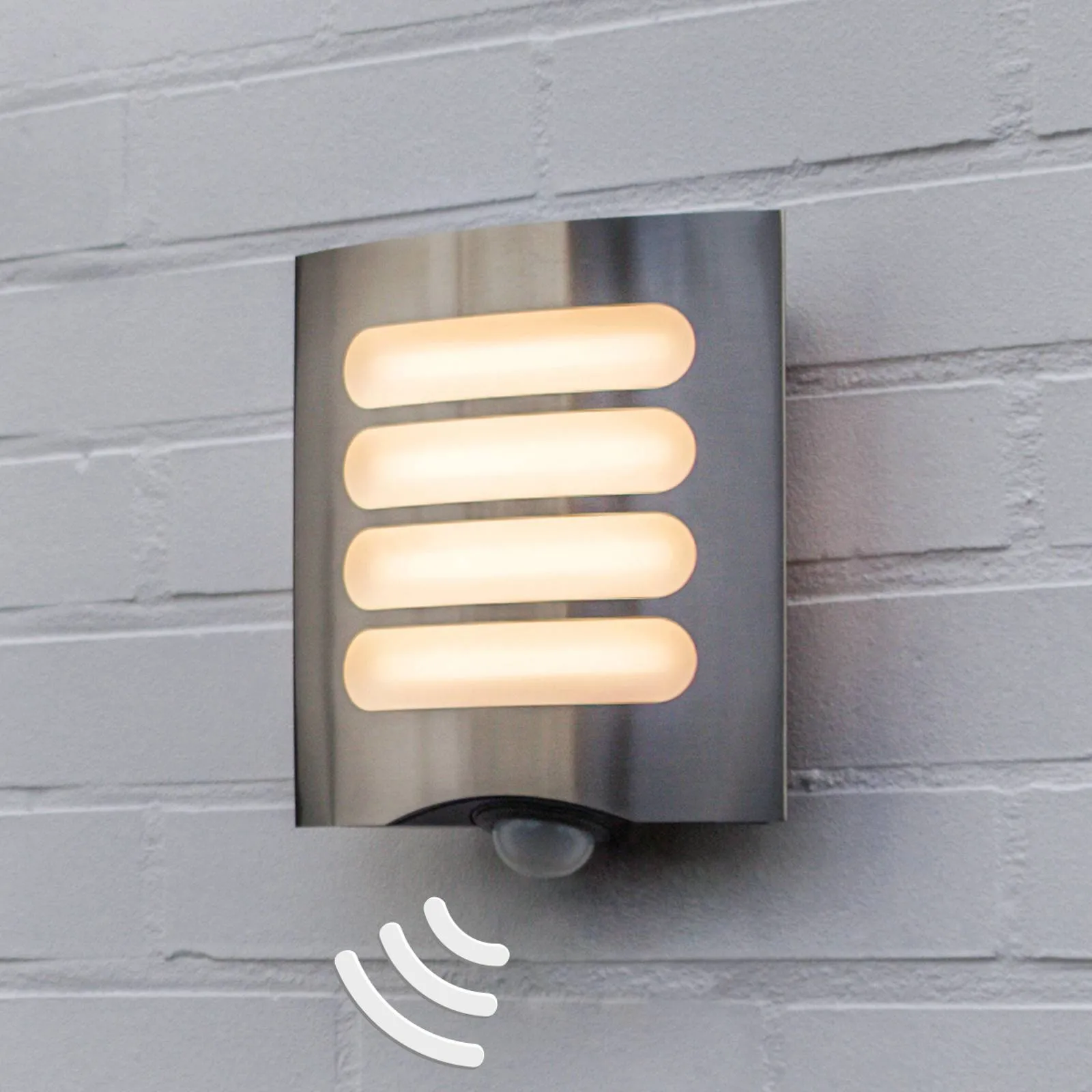 Farell sensor outdoor wall light, split diffuser