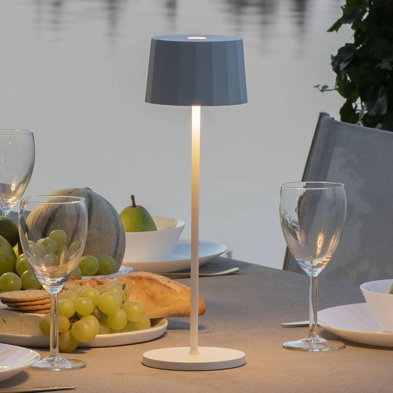 Positano LED table lamp for outdoors, white