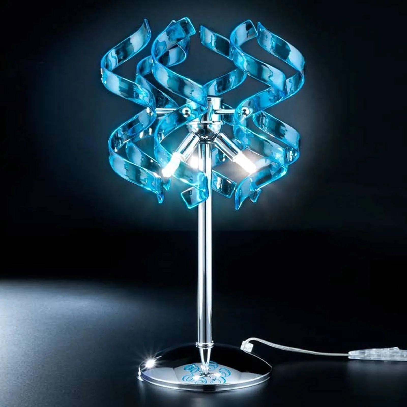 Fascinating table lamp Blue