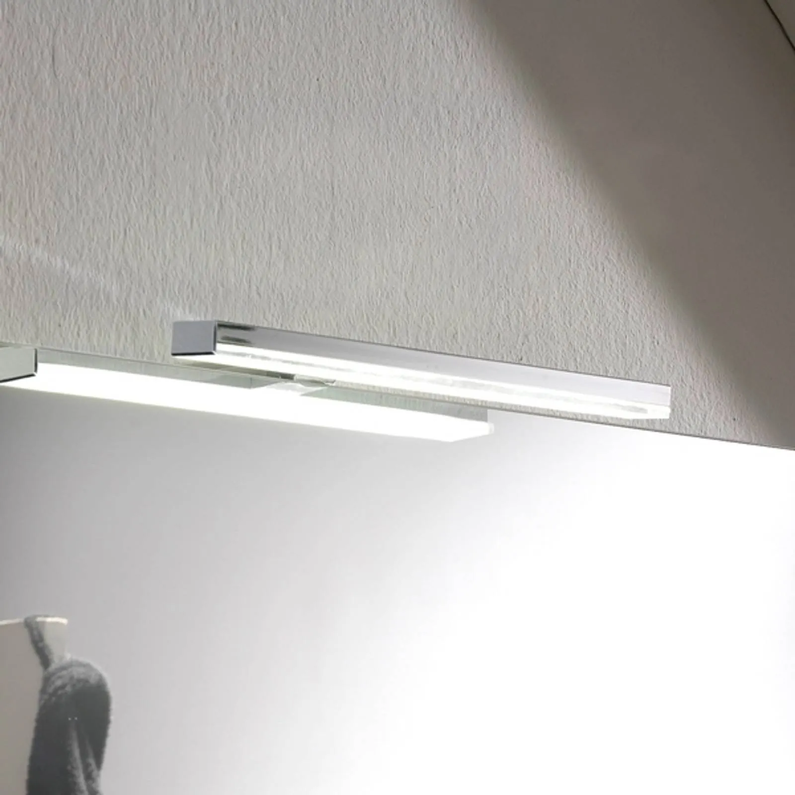 Energy-saving LED mirror light Esther S3, IP44